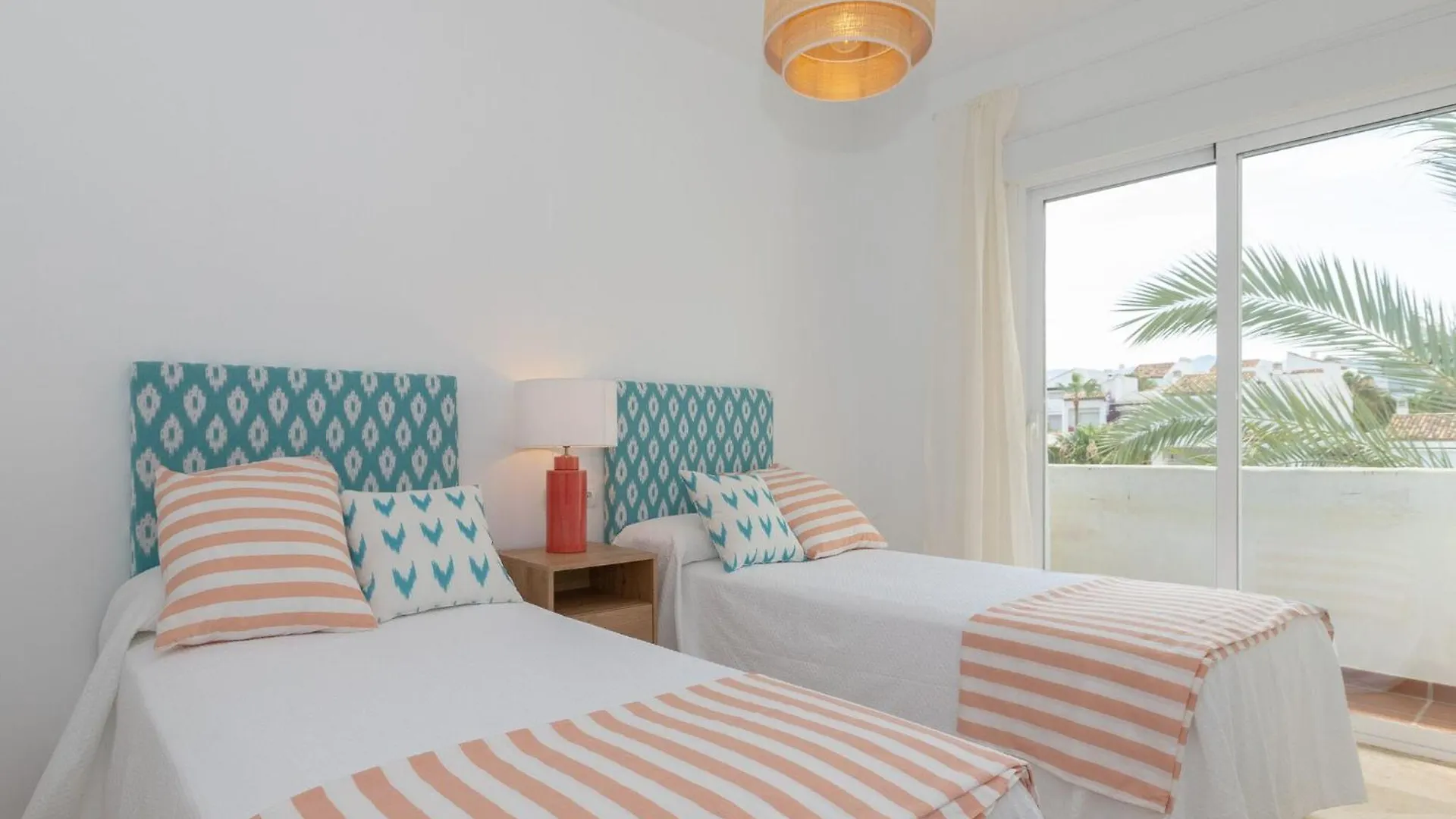 Saladillo - Apartment In Estepona Free Wifi 0*,  Spain